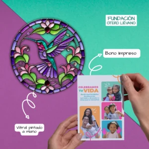 Tarjeta de celebración + vitral pintado por las niñas de la Fundación